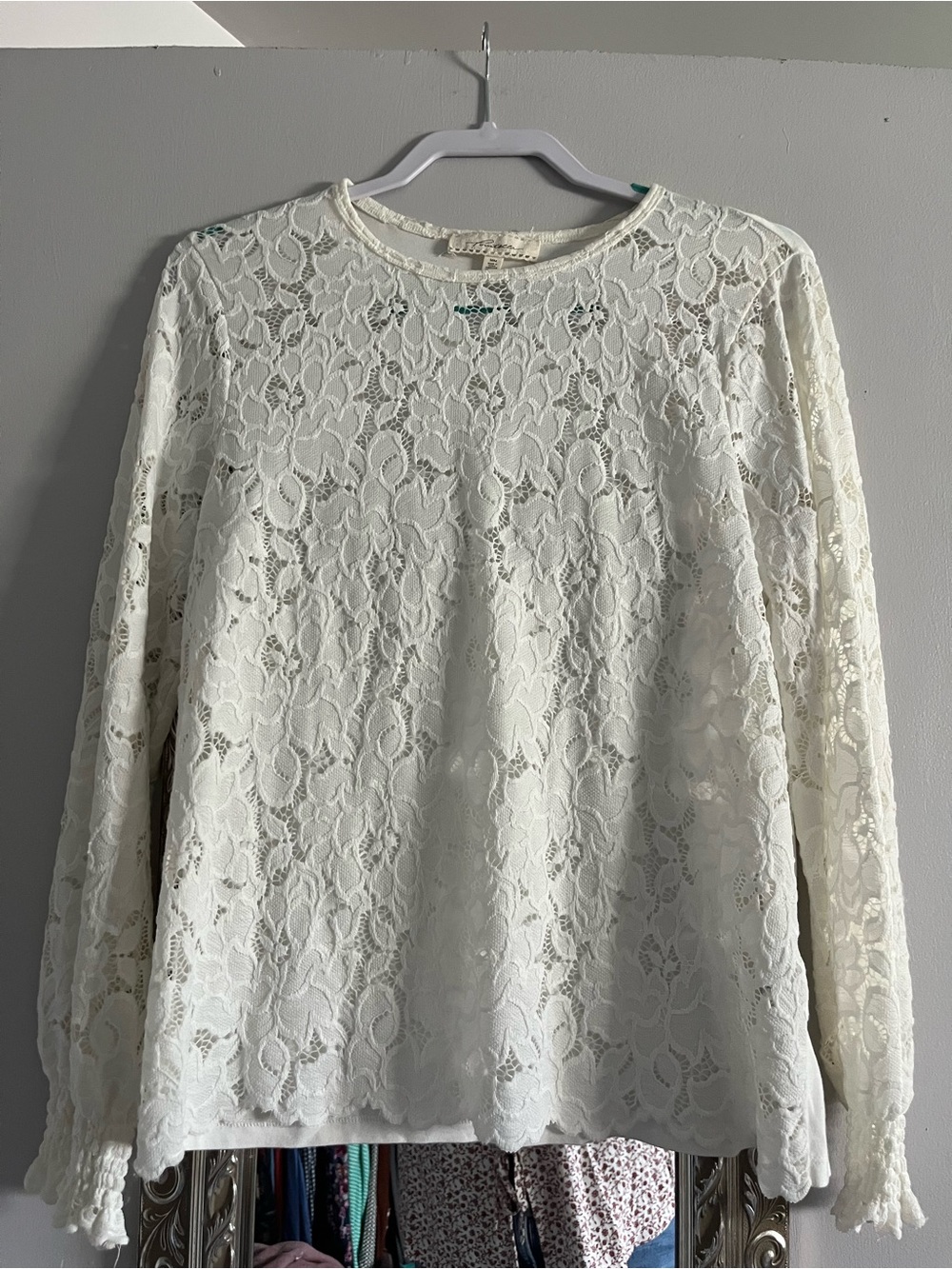 Women's Cream Lace Long-Sleeve Top - Lightweight Elegant Layer